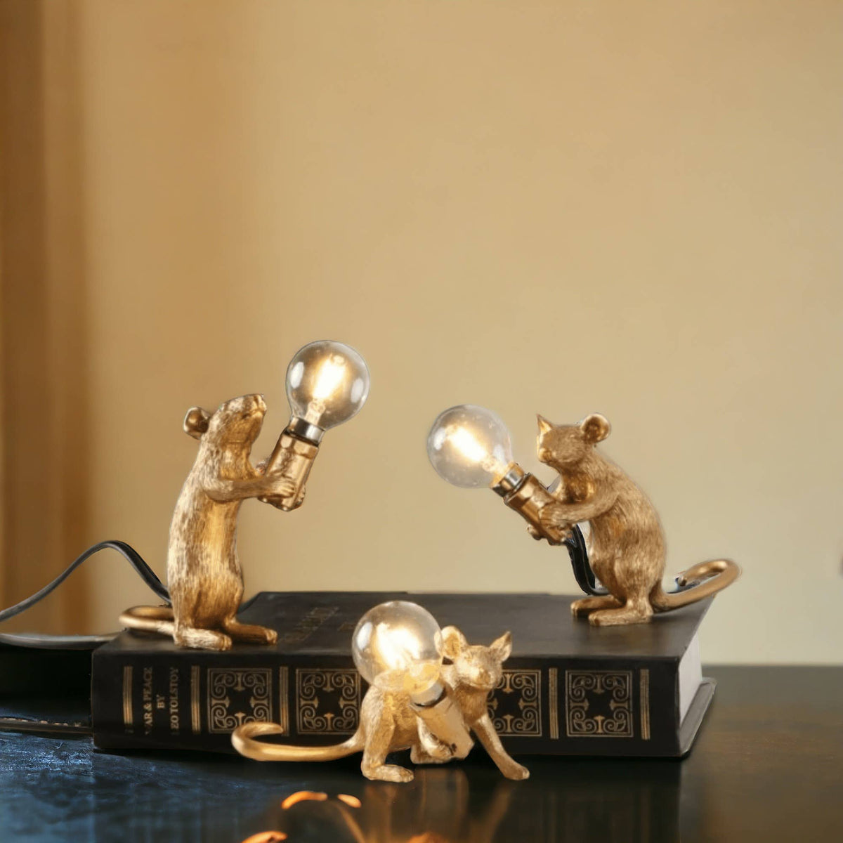 Veilleuse Souris Dorée | Lampe de Table en Résine