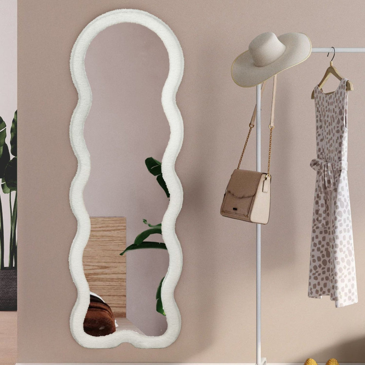 Miroir ondulé en tissu bouclette crème 150 x 50 cm