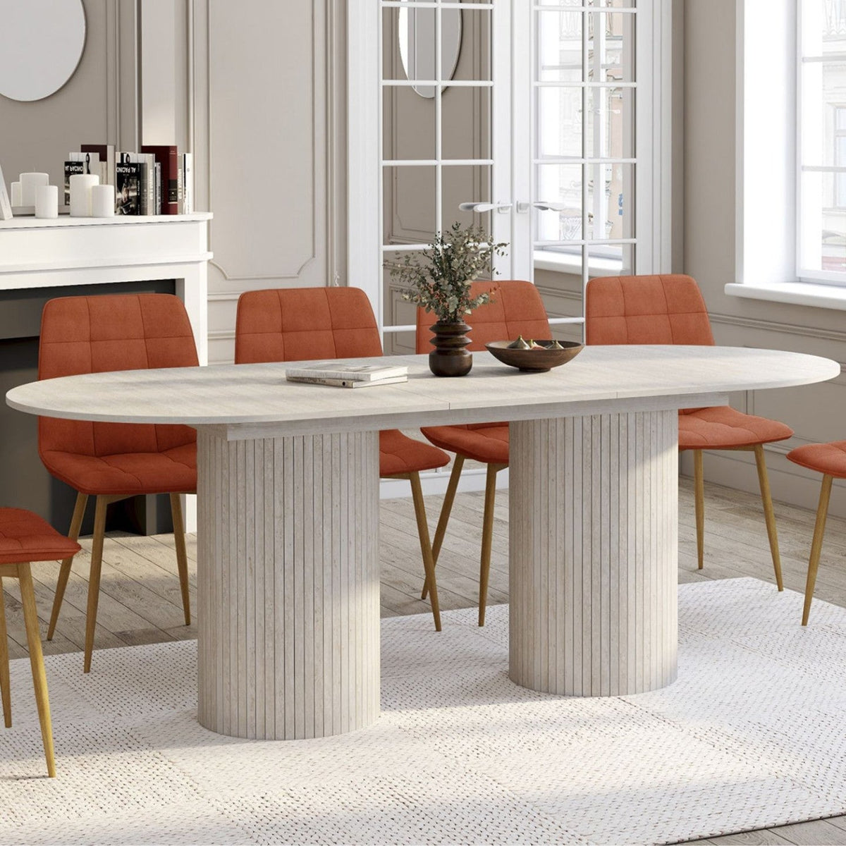 Table à manger extensible ovale JULIETTE 6-10 personnes, pieds cylindriques effet lattes et plateau effet travertin, 160-200 cm