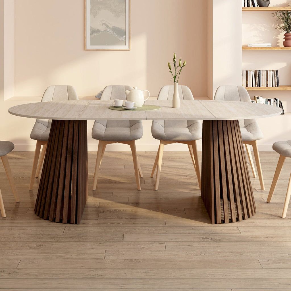 Table à manger extensible ronde CARMEN 4-10 personnes, pied en lattes de noyer et plateau effet travertin, 110-200 cm